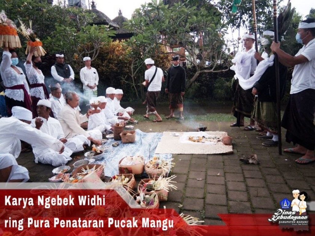 KARYA NGEBEK WIDHI RING PURA PENATARAN PUCAK MANGU